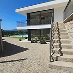 Paraiso Do Neto *